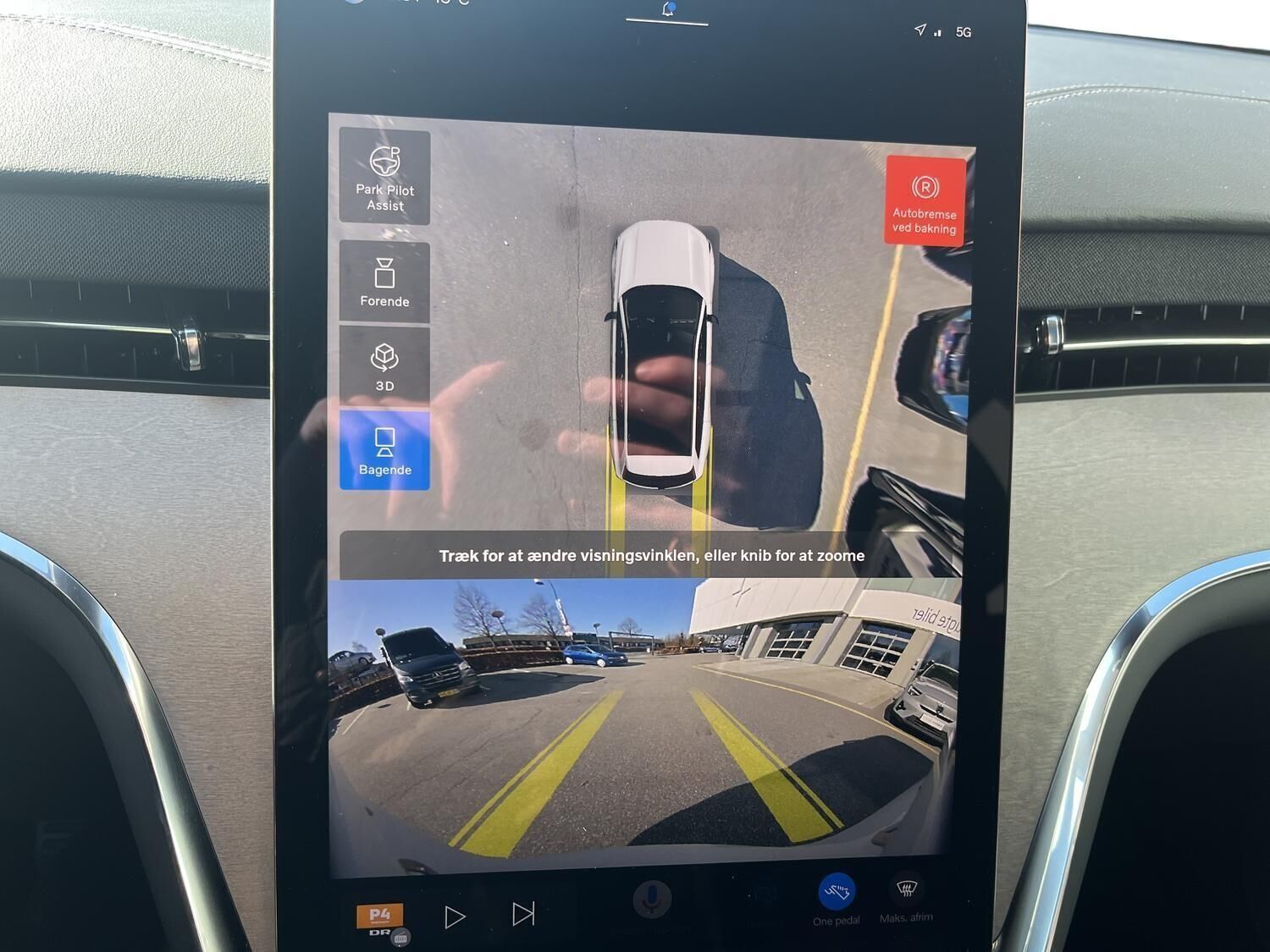 Hvid Volvo EX90 fra 2025