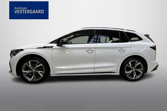 Hvid Skoda Enyaq fra 2023