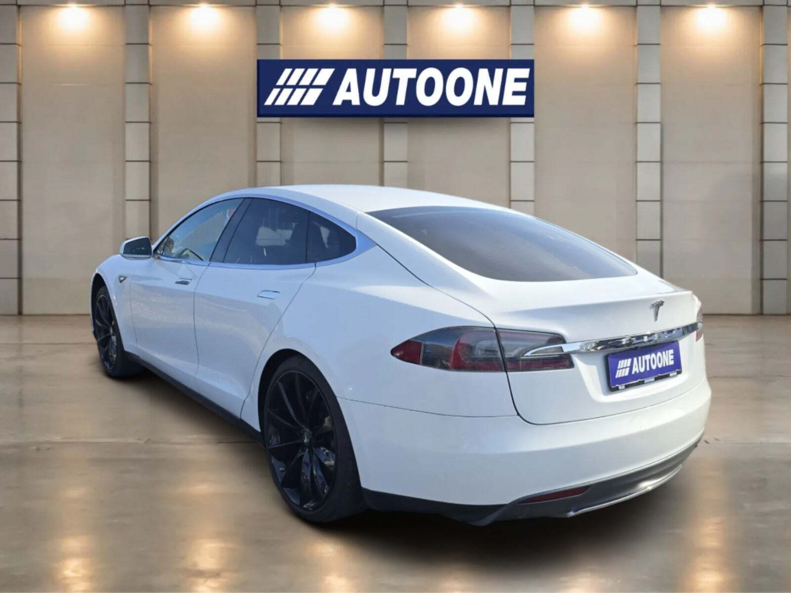 Tesla Model S 85