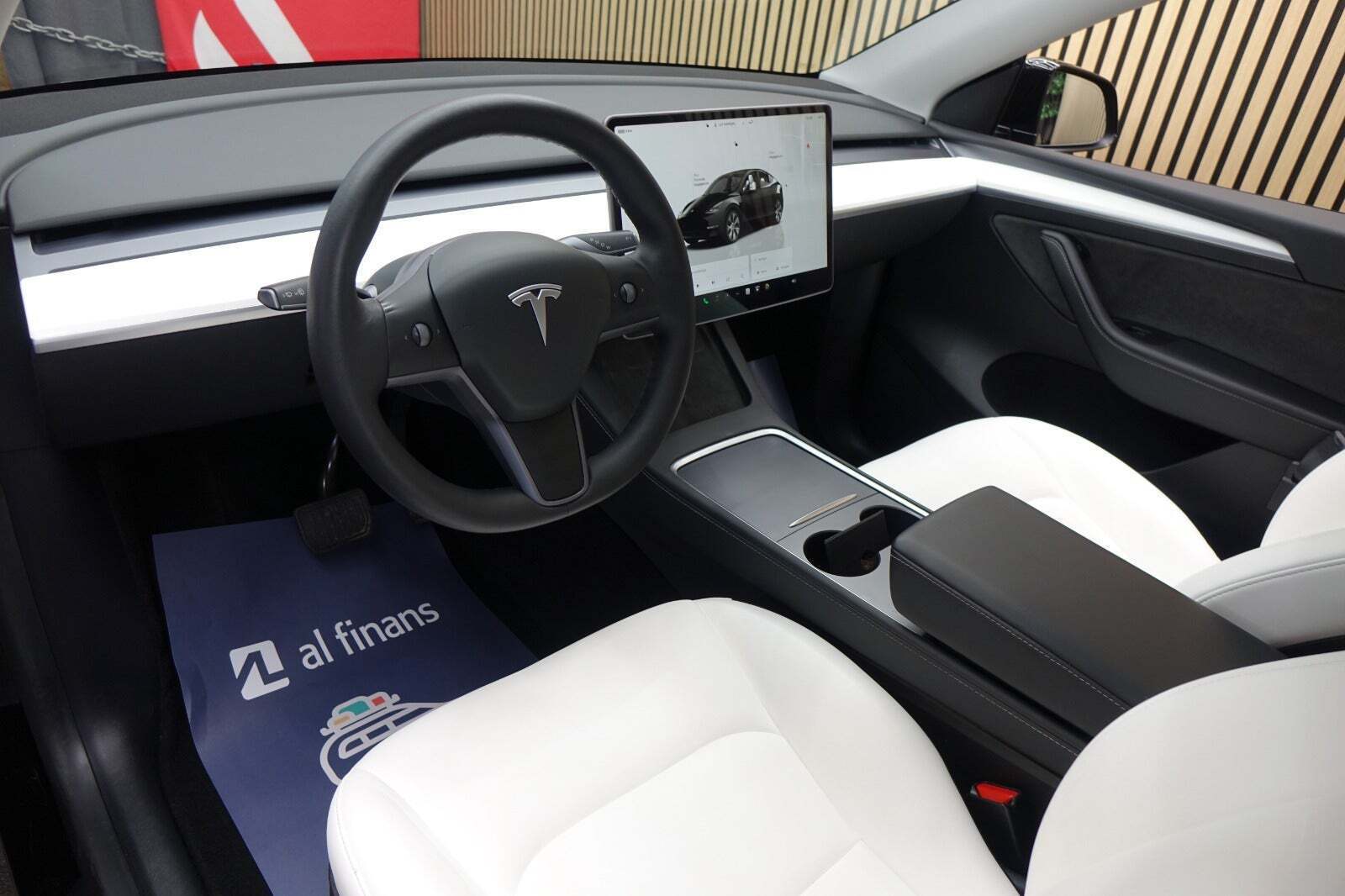 Tesla Model Y Long Range AWD
