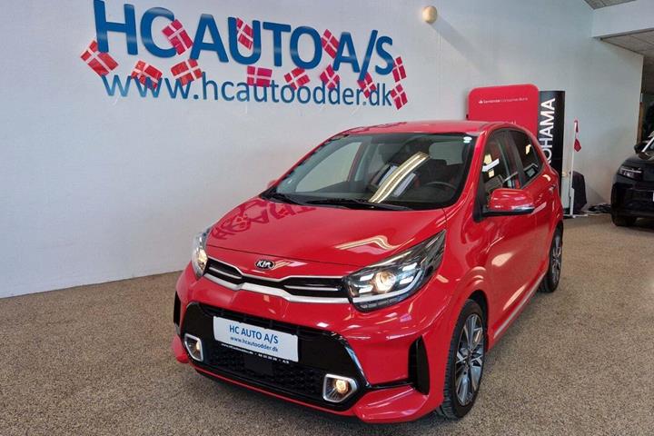 Rød Kia Picanto fra 2021 set udefra