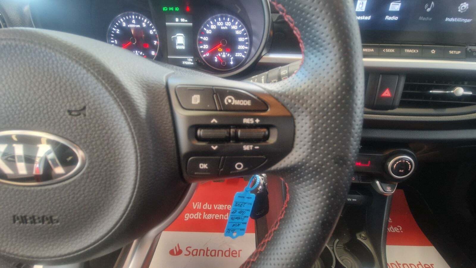 Rød Kia Picanto fra 2021 set indefra