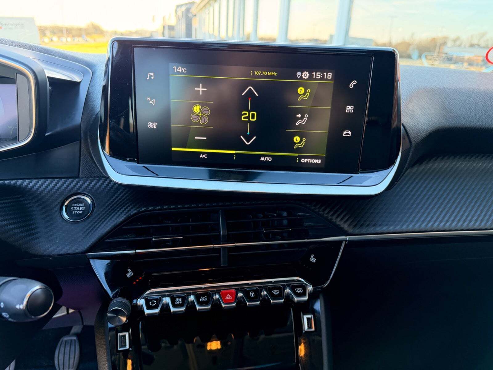 Peugeot 208 1,5 BlueHDi 100 Allure Sky