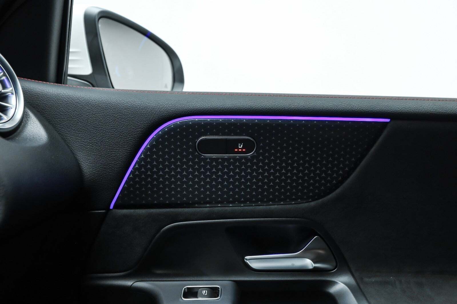 Hvid Mercedes EQB250+ fra 2026