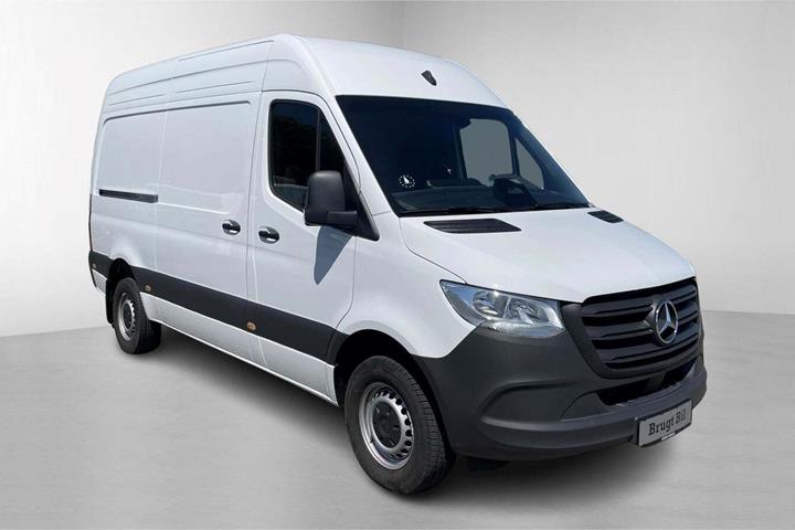 Hvid Mercedes Sprinter 317 fra 2024