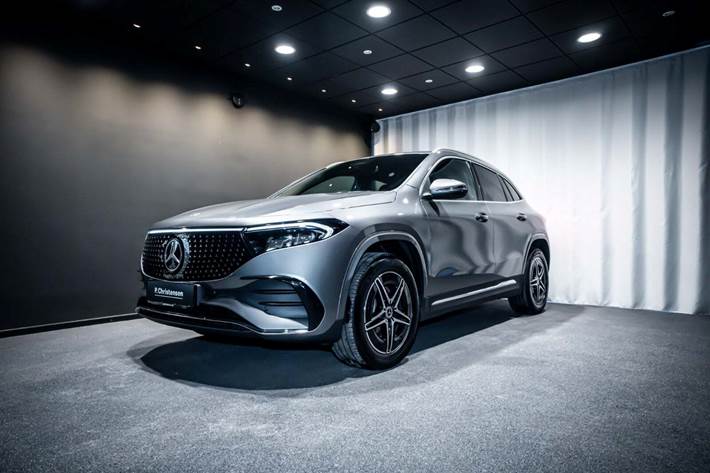 Grå Mercedes EQA250+ fra 2026 set udefra