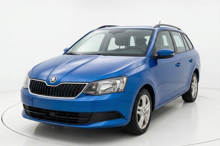 Blå Skoda Fabia fra 2016 set udefra