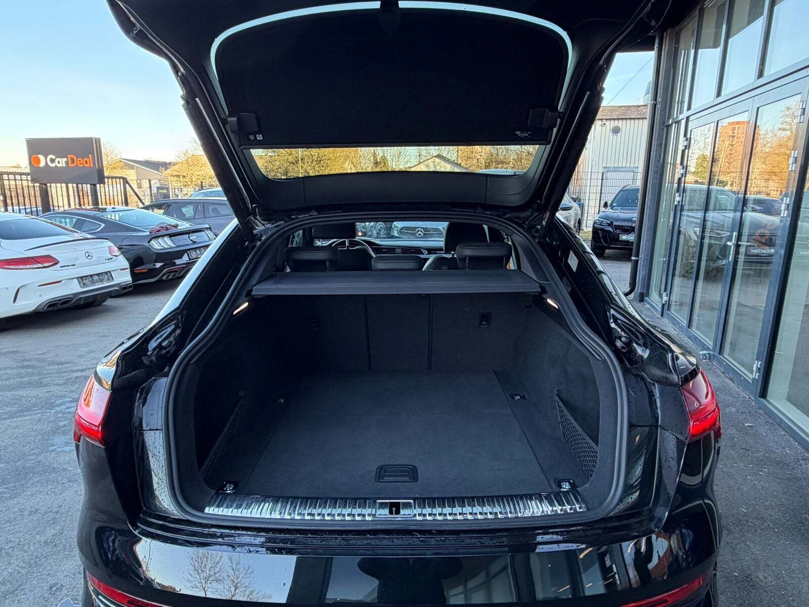 Sort Audi e-tron fra 2022