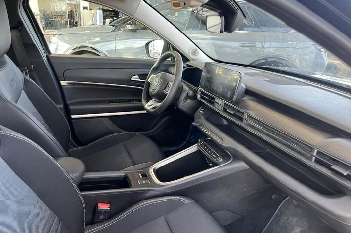 Sort Jeep Avenger fra 2023