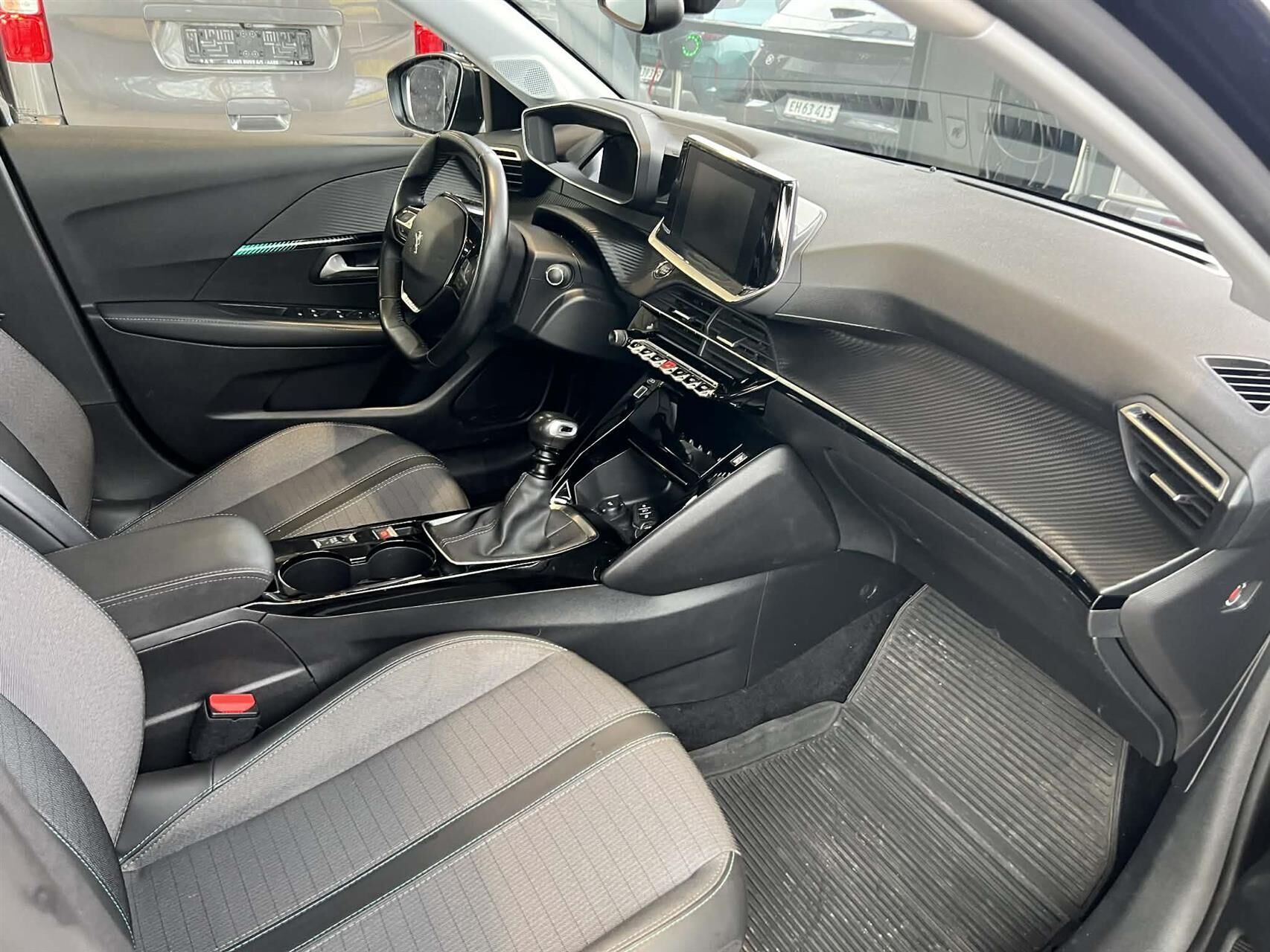 Sort Peugeot 208 fra 2020