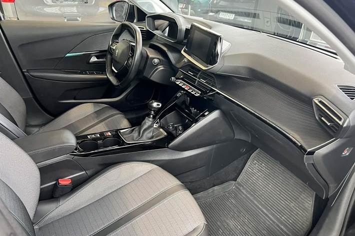 Sort Peugeot 208 fra 2020