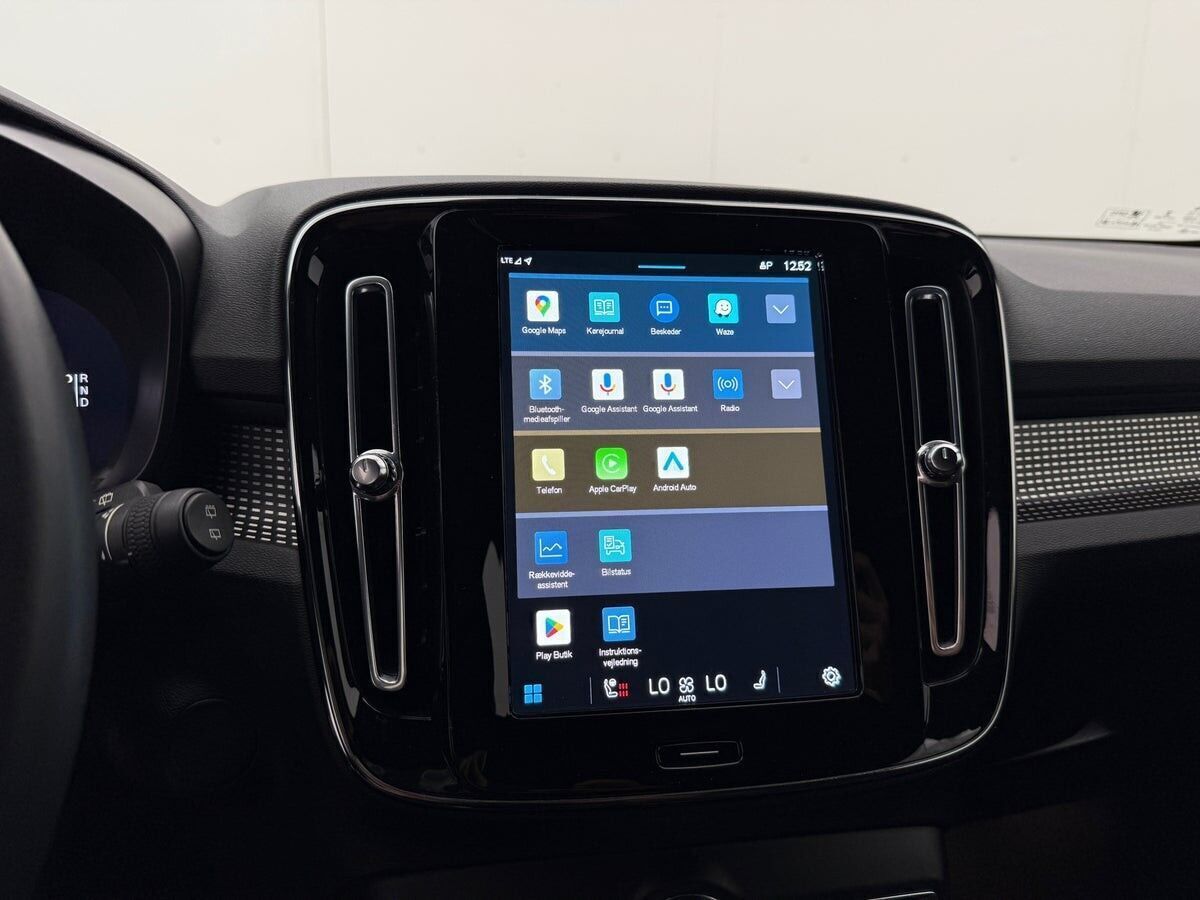 Hvid Volvo XC40 fra 2021