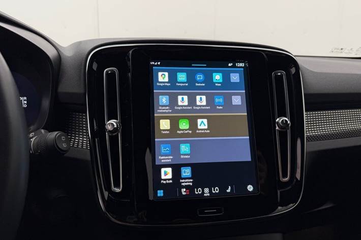 Hvid Volvo XC40 fra 2021