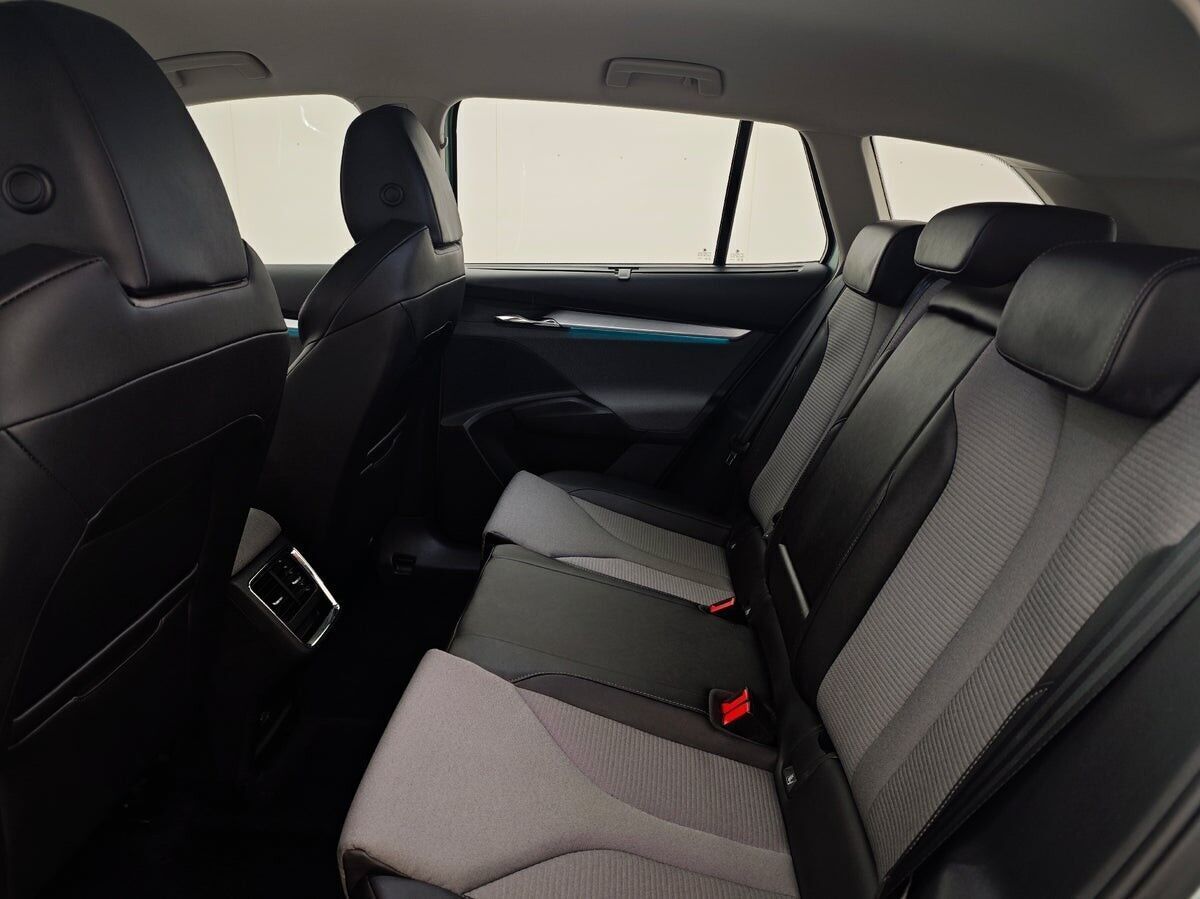 Sølv Skoda Enyaq fra 2021