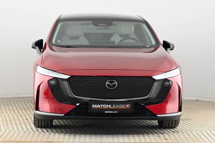Rød Mazda 6e fra 2026