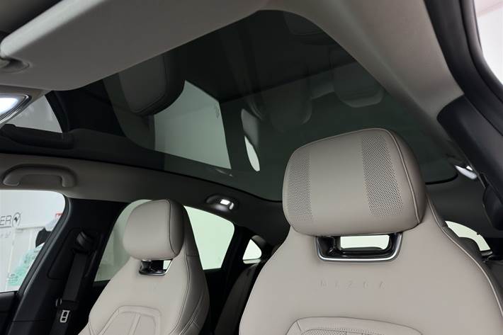 Rød Mazda 6e fra 2026