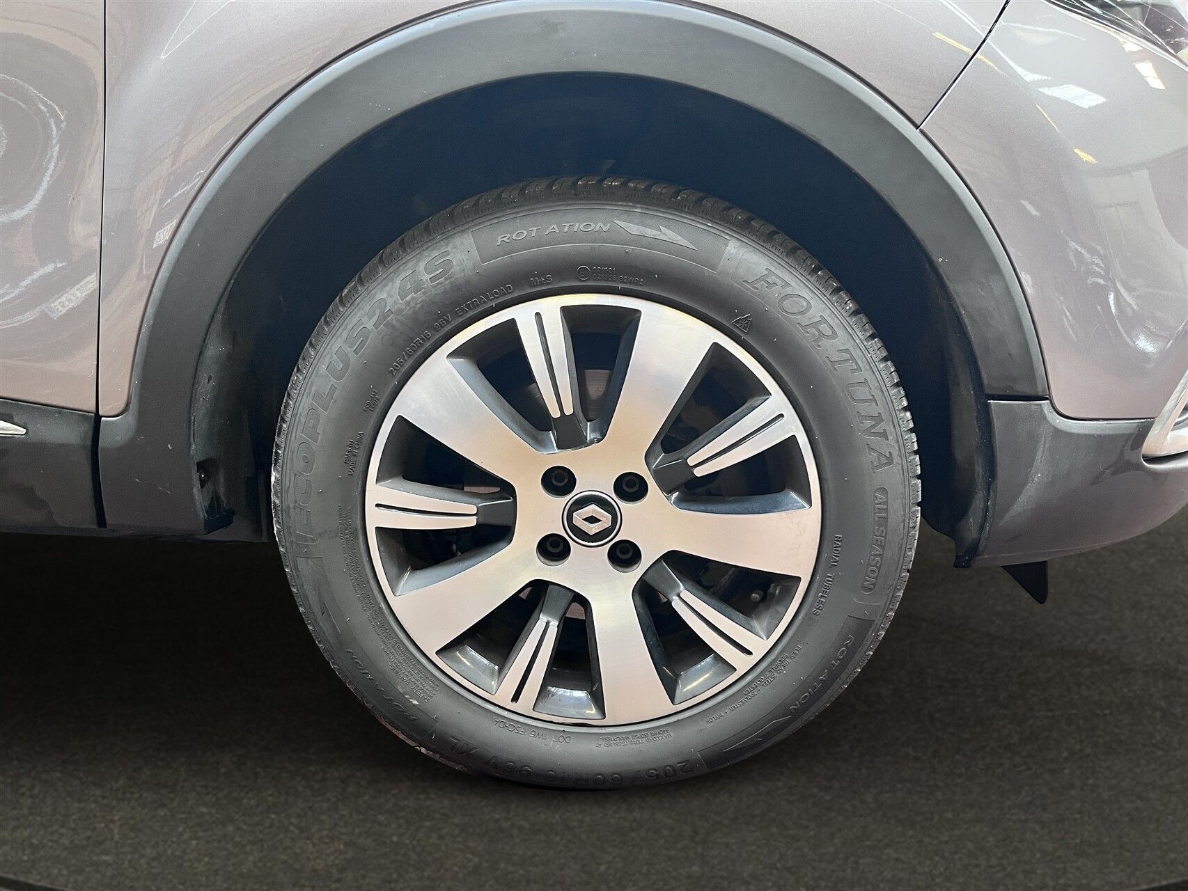 Grå Renault Captur fra 2017