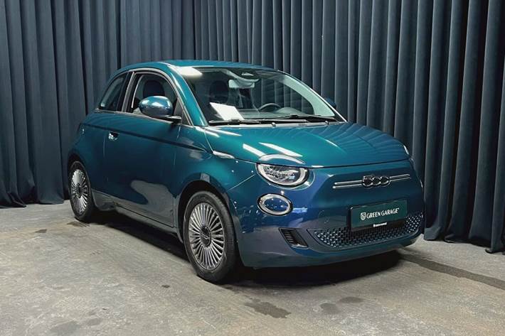 Blå Fiat 500e fra 2023