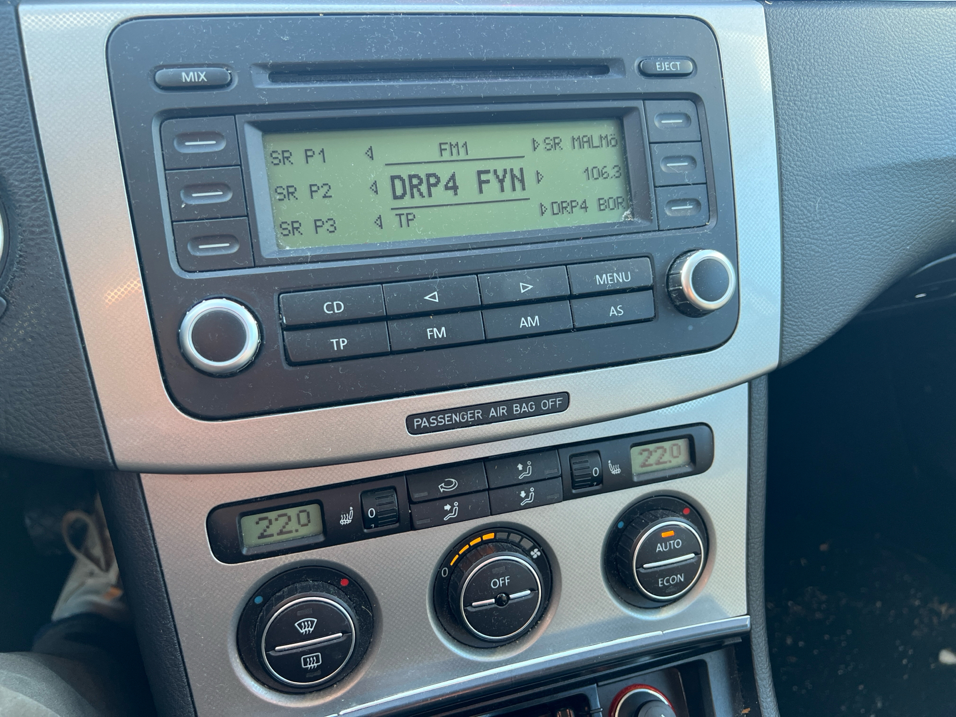 Sølv VW Passat fra 2005