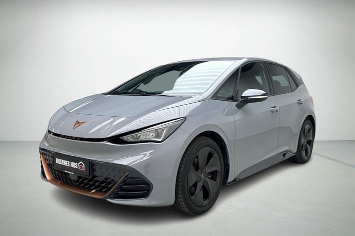 Grå Cupra Born fra 2022 set udefra