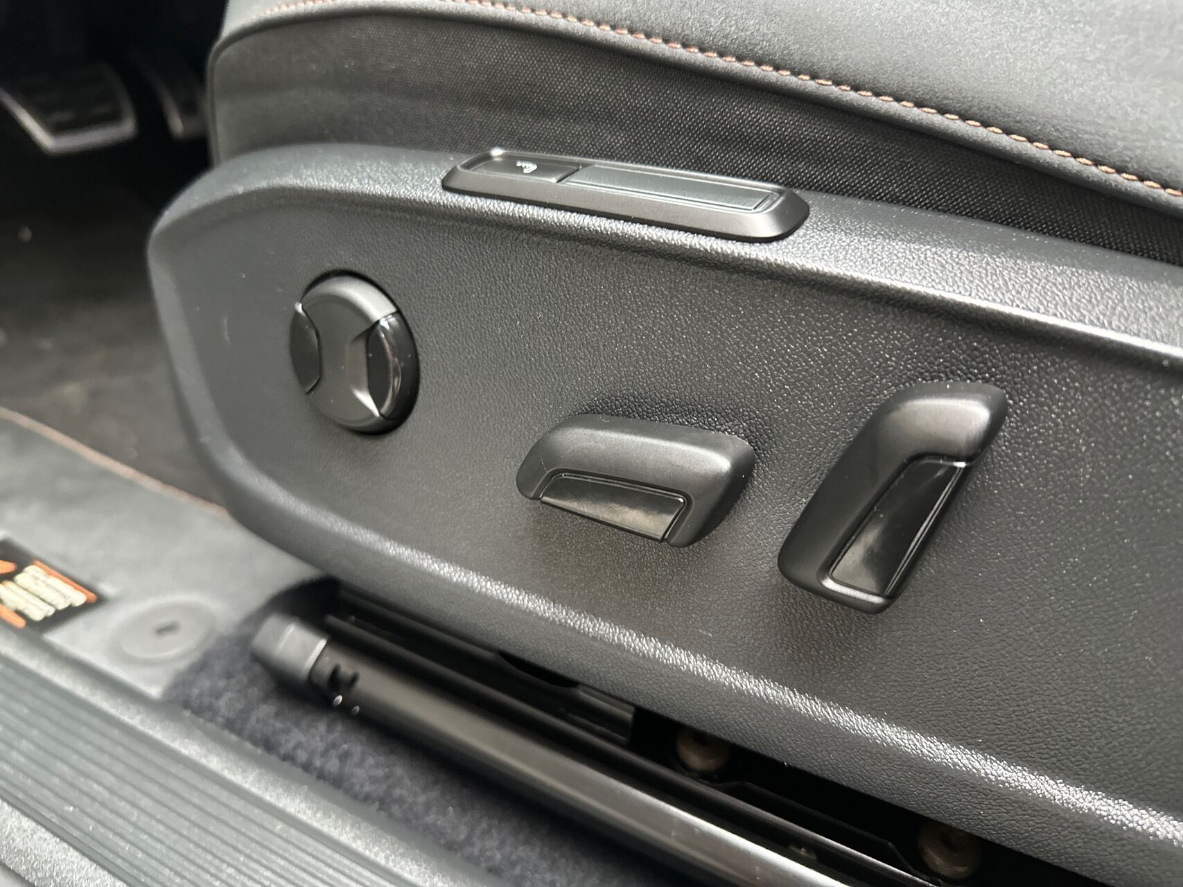 Grå Cupra Born fra 2022