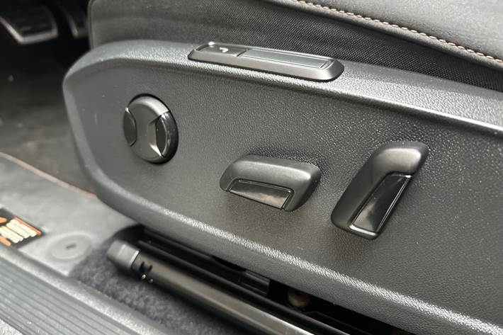 Grå Cupra Born fra 2022