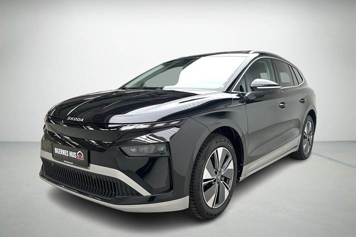 Sort Skoda Enyaq fra 2025 set udefra