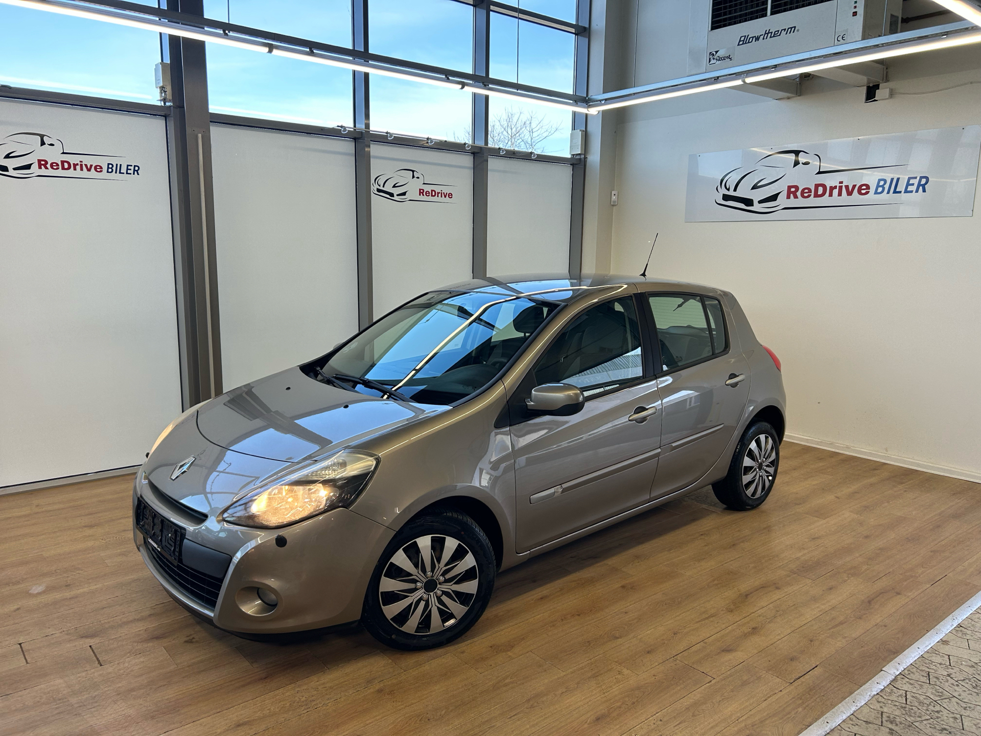 Brun Renault Clio fra 2011