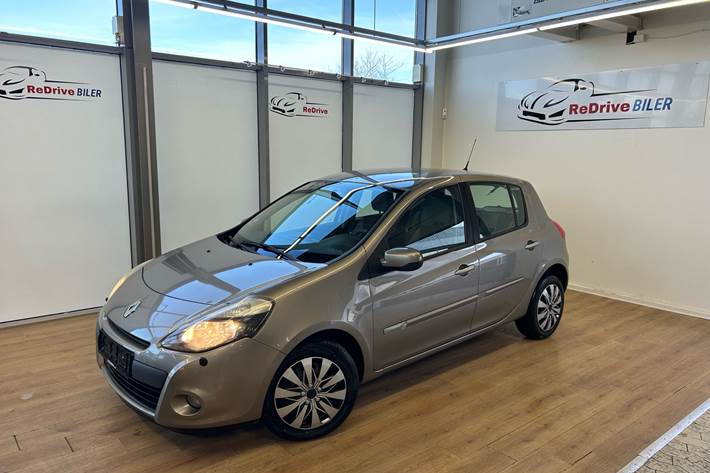 Brun Renault Clio fra 2011