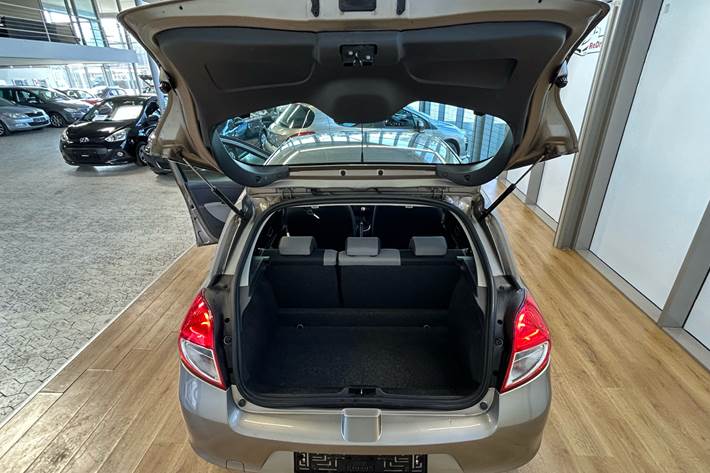 Brun Renault Clio fra 2011