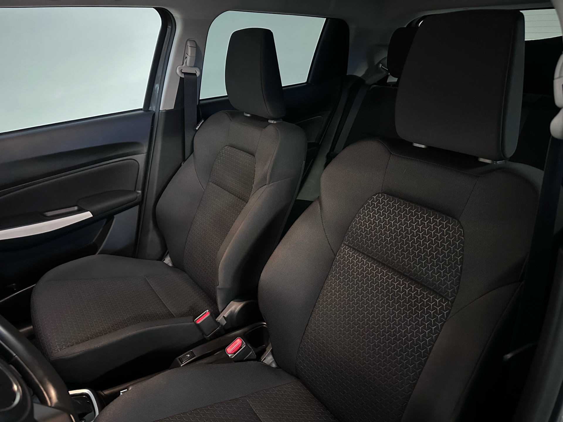 Suzuki Swift 1,2 Dualjet  Mild hybrid Action AEB CVT 83HK 5d Trinl. Gear