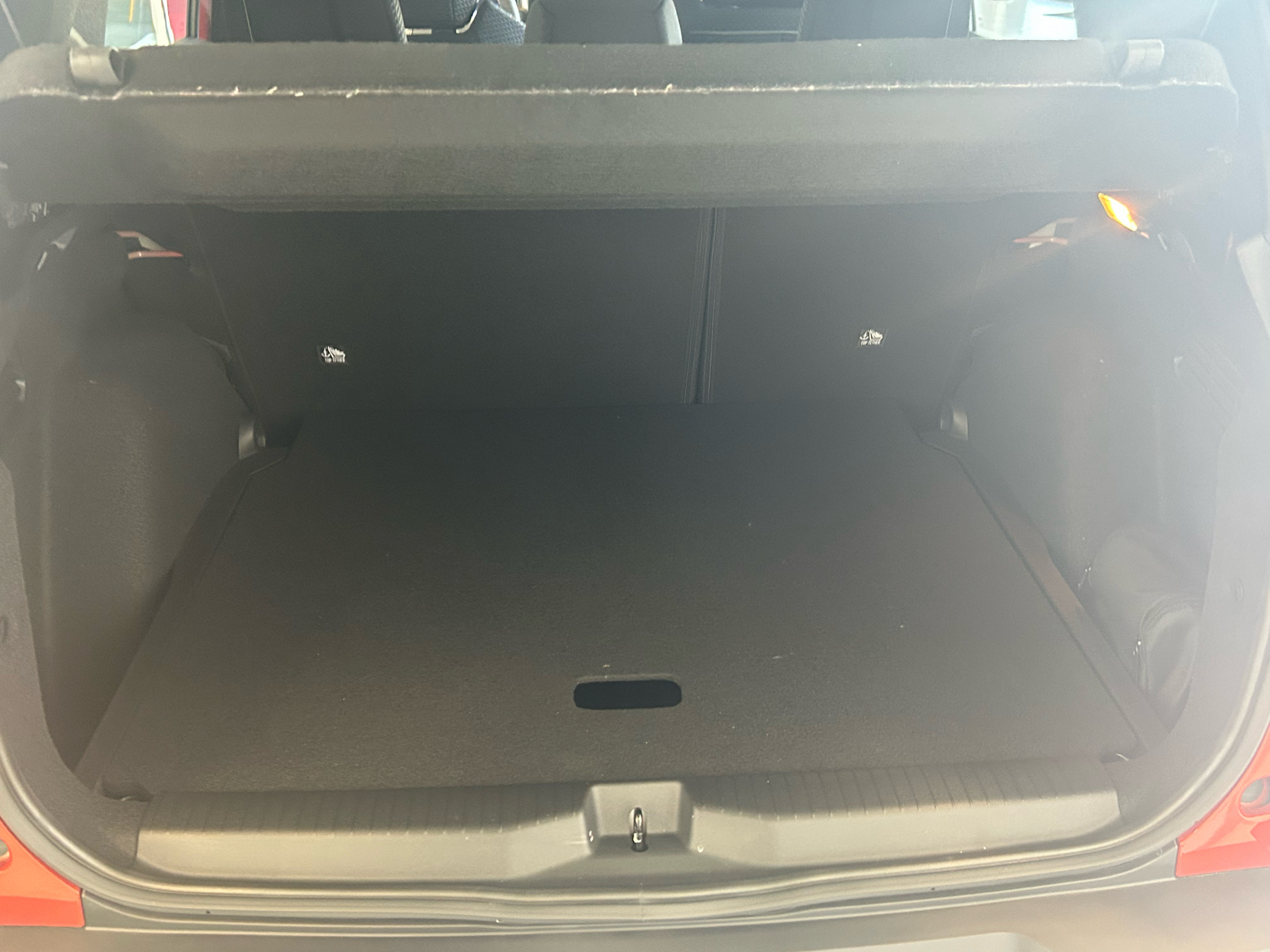 Orange Opel Frontera fra 2025