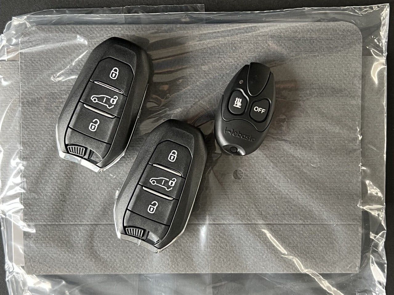 Hvid Opel Vivaro fra 2025