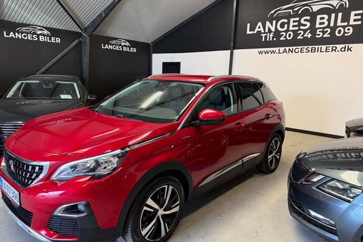 Rød Peugeot 3008 fra 2020