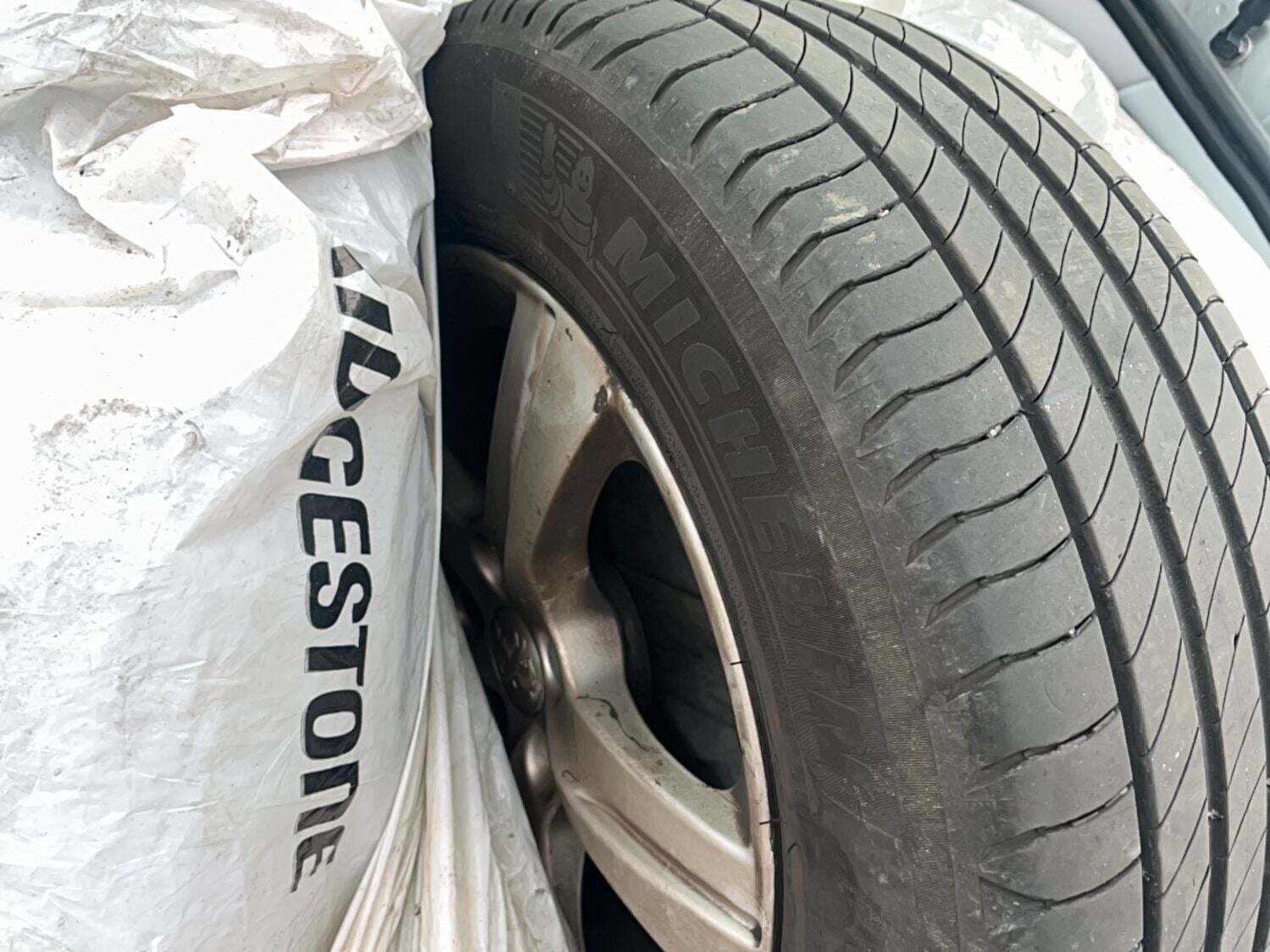 Grå Peugeot 508 fra 2014