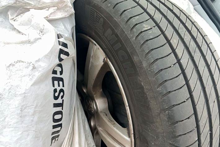 Grå Peugeot 508 fra 2014