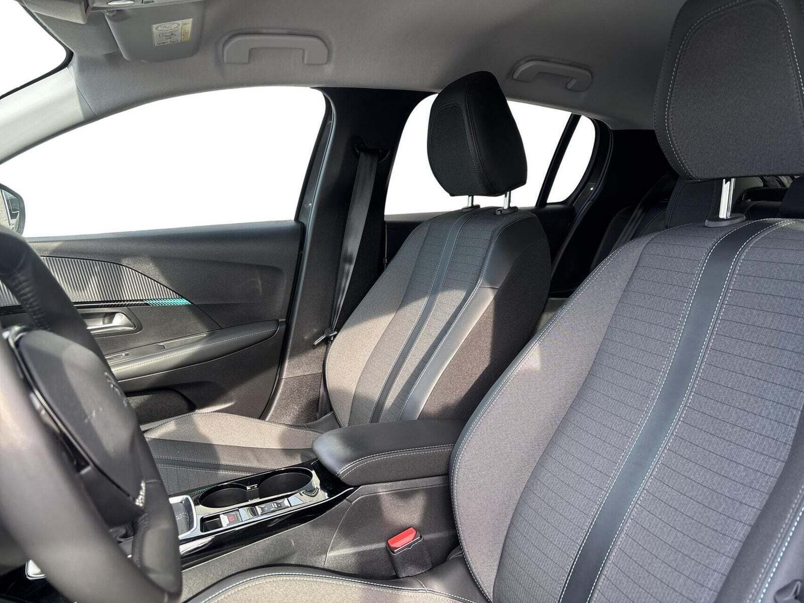 Peugeot 208 1,2 PureTech 100 Allure