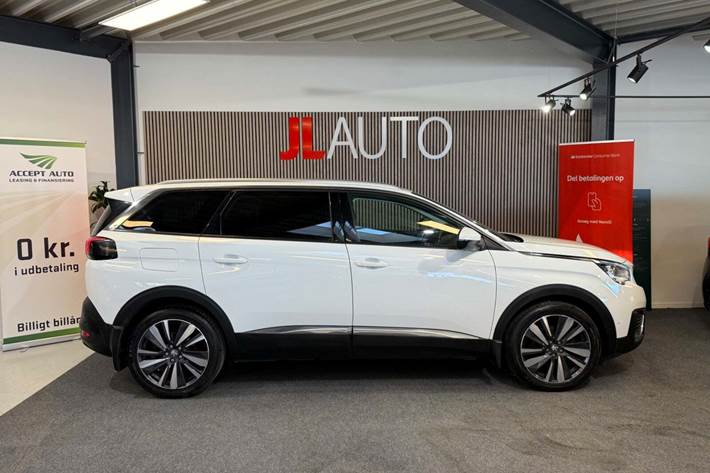 Hvid Peugeot 5008 fra 2018