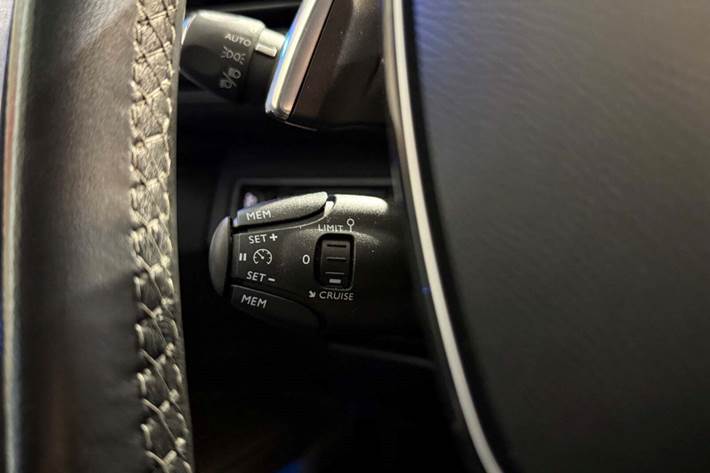 Hvid Peugeot 5008 fra 2018