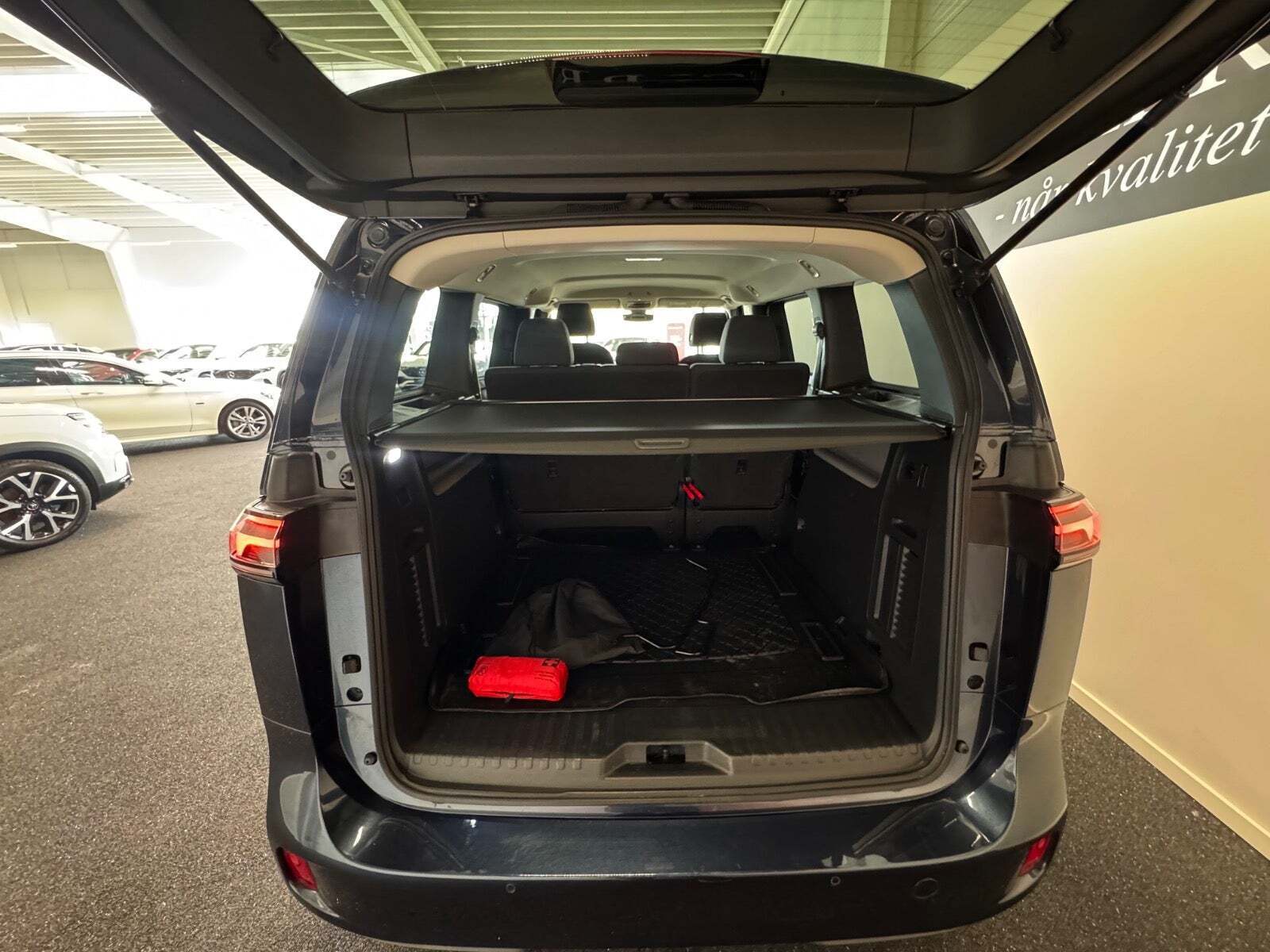 VW ID.Buzz 77 Life SWB