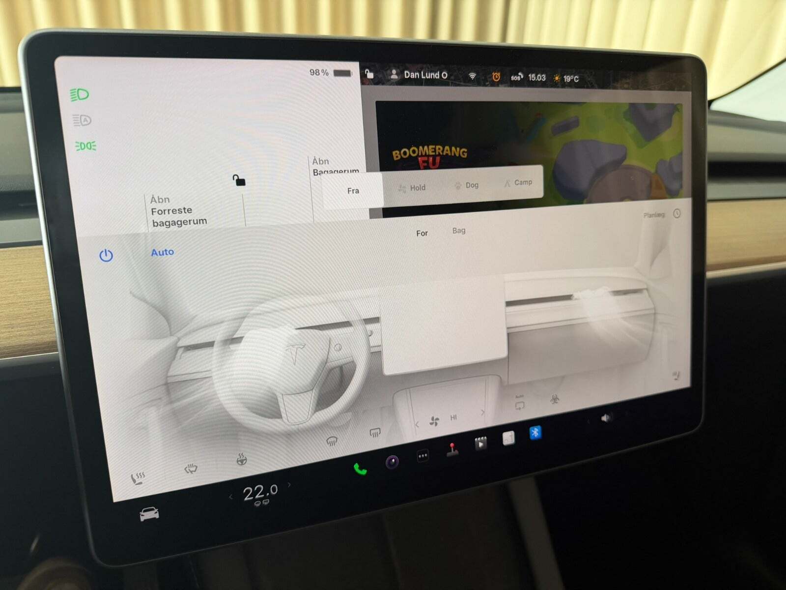 Sort Tesla Model Y fra 2022