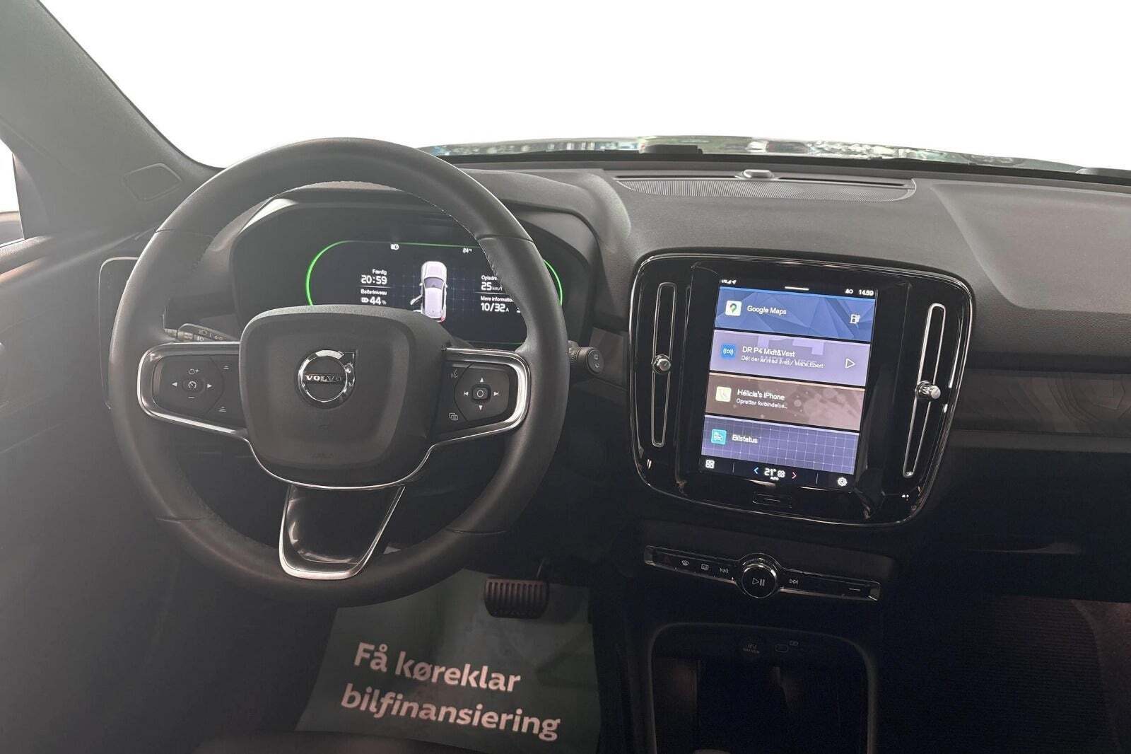 Blå Volvo XC40 fra 2022