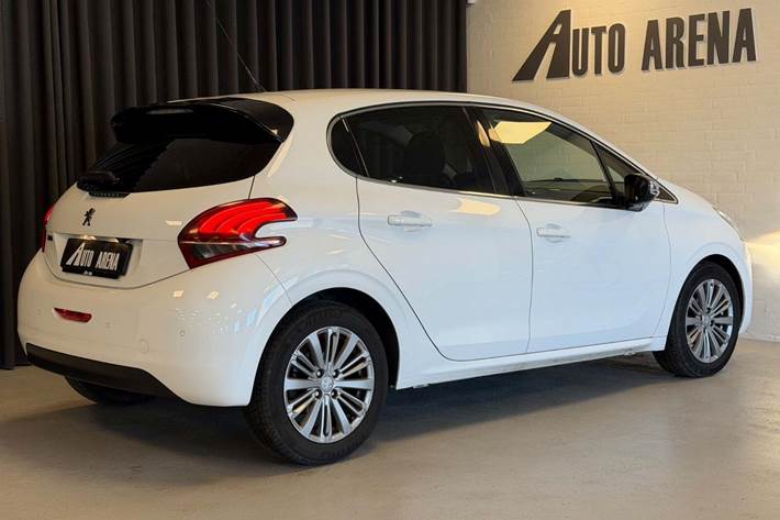 Hvid Peugeot 208 fra 2017