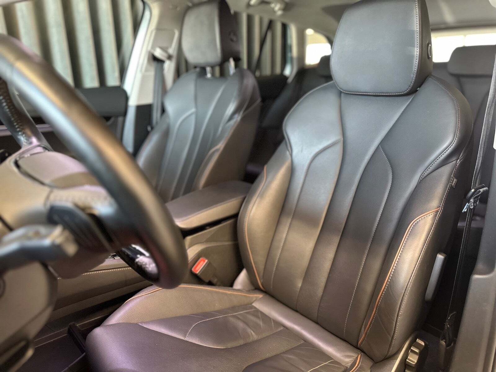 Turquoise Skoda Enyaq fra 2022