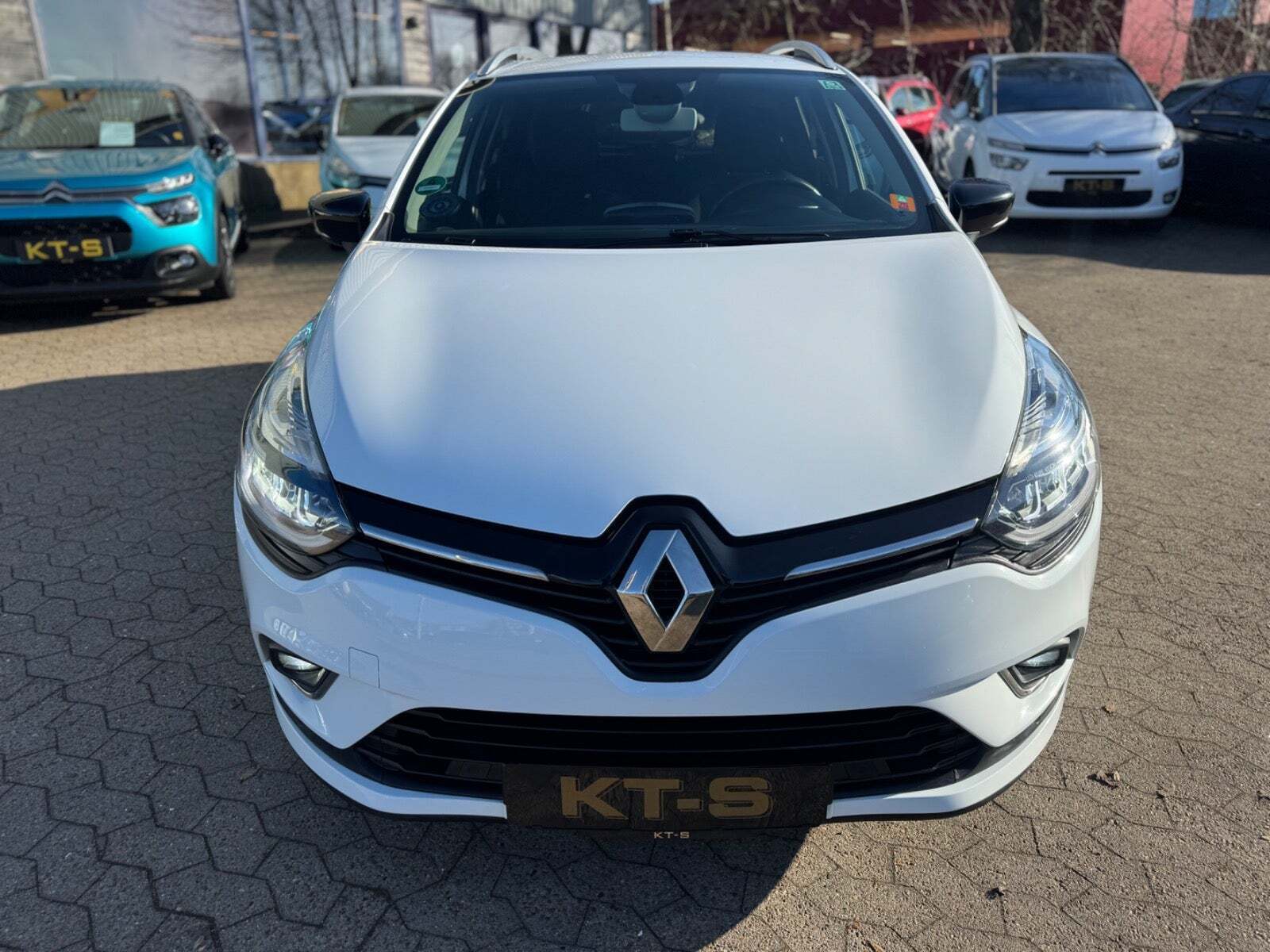 Hvid Renault Clio IV fra 2017