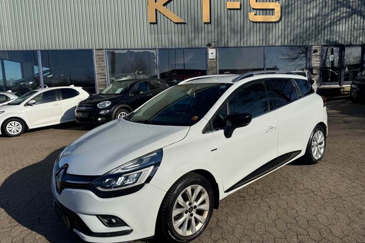 Hvid Renault Clio IV fra 2017 set udefra