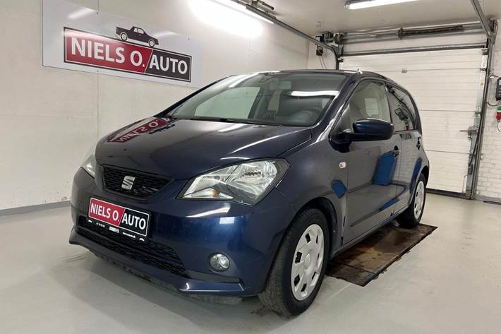 Blå Seat Mii fra 2014 set udefra