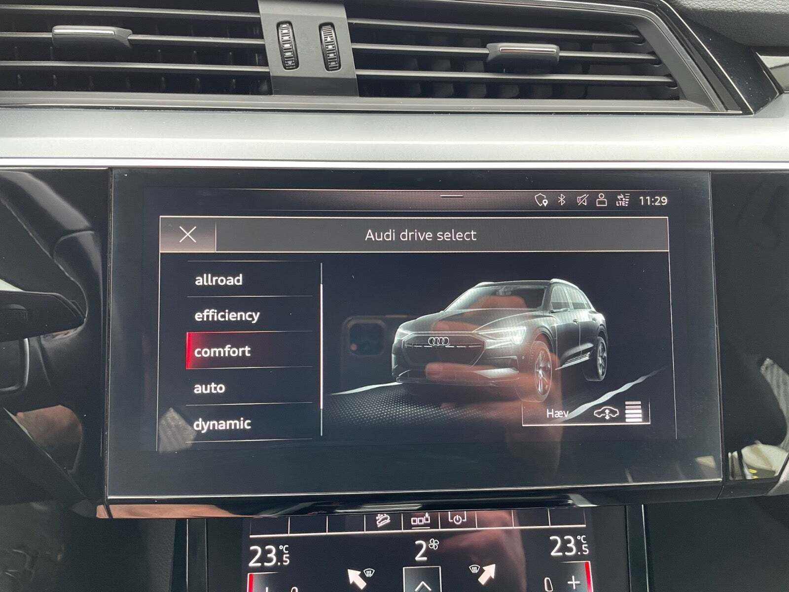 Sort Audi e-tron fra 2020