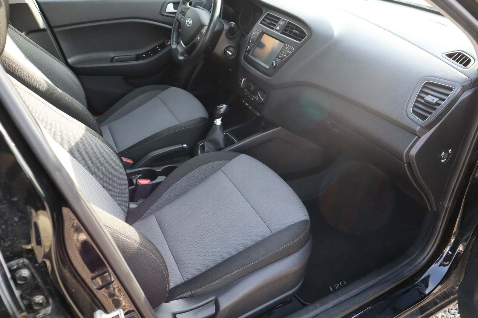 Sort Hyundai i20 fra 2019