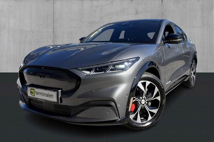 Grå Ford Mustang Mach-E fra 2023 set udefra
